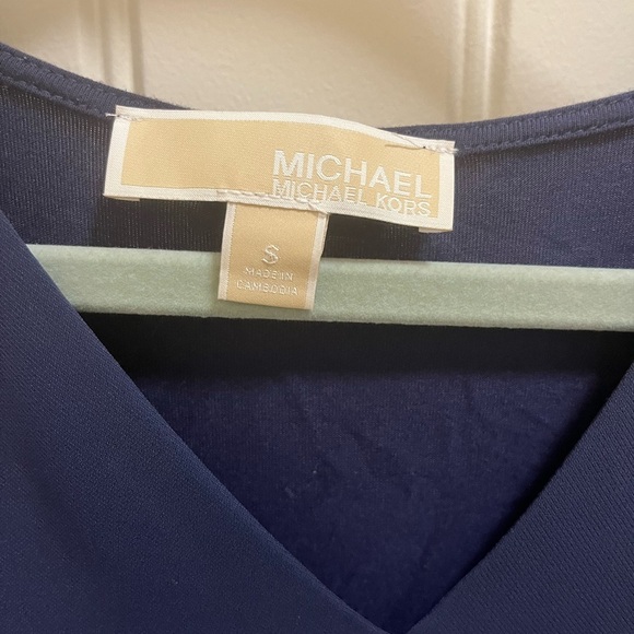 Michael Kors Sleeveless Navy Blue V-Neck Blouse - Picture 3 of 6